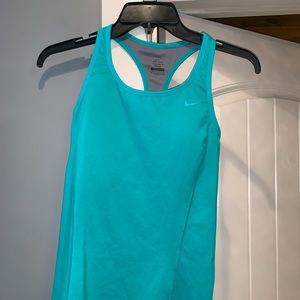 Nike workout tank size medium